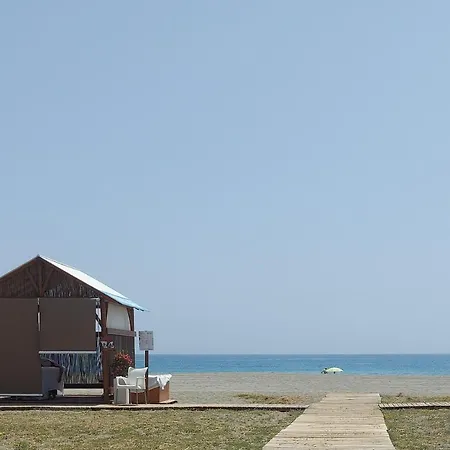 Small Oasis P&o Serviced * Manilva