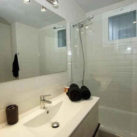 Small Oasis P&o Serviced *