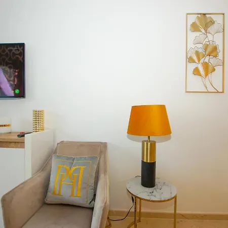 Apartment Small Oasis P&o Serviced *