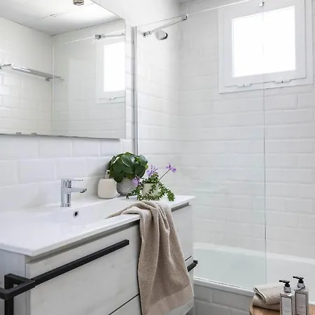 Apartment Small Oasis P&o Serviced