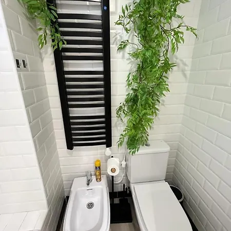 Small Oasis P&o Serviced *