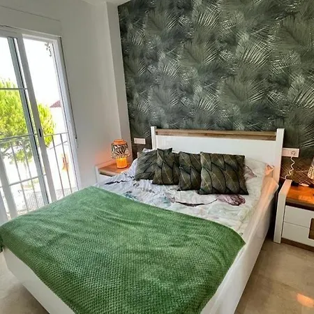 Small Oasis P&o Serviced *