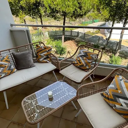 Small Oasis P&o Serviced