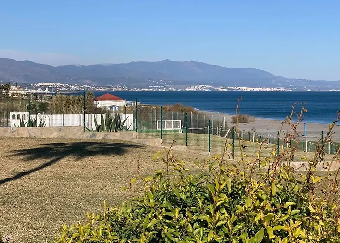 Small Oasis P&o Serviced דירה מנילבה