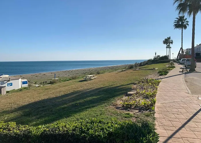 Small Oasis P&o Serviced דירה מנילבה