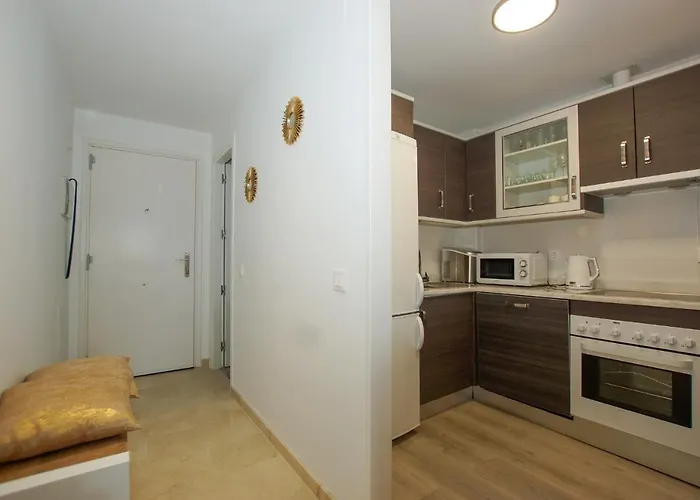 Small Oasis P&o Serviced דירה מנילבה