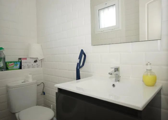 Small Oasis P&o Serviced דירה מנילבה