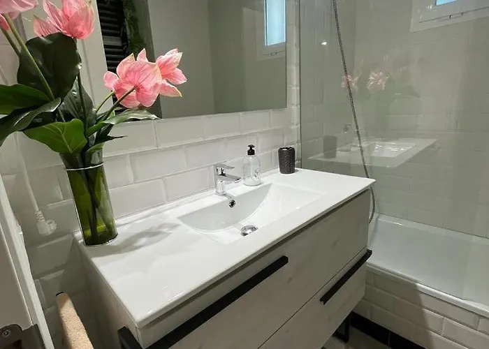 Small Oasis P&o Serviced