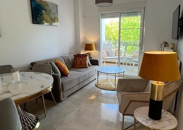 Small Oasis P&o Serviced דירה