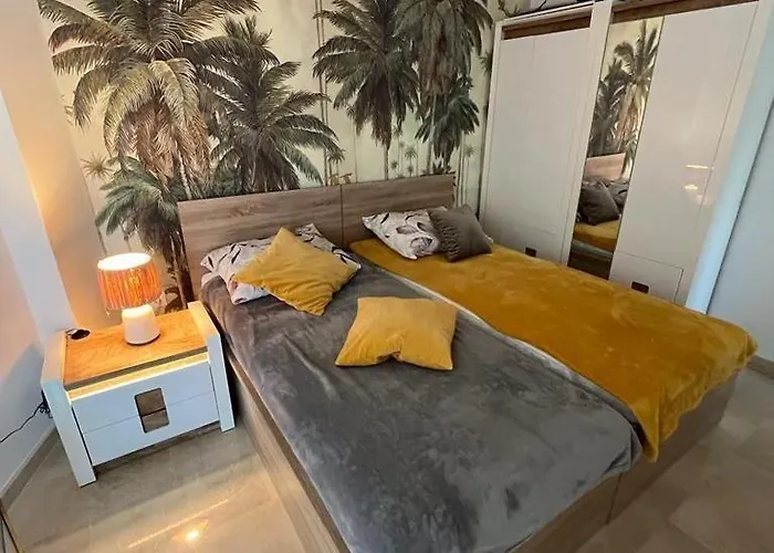 Small Oasis P&o Serviced דירה מנילבה