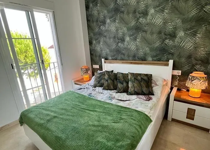 Small Oasis P&o Serviced *